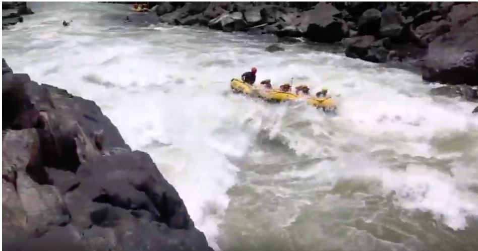 white water rafting Zambezi Zimbabwe 10